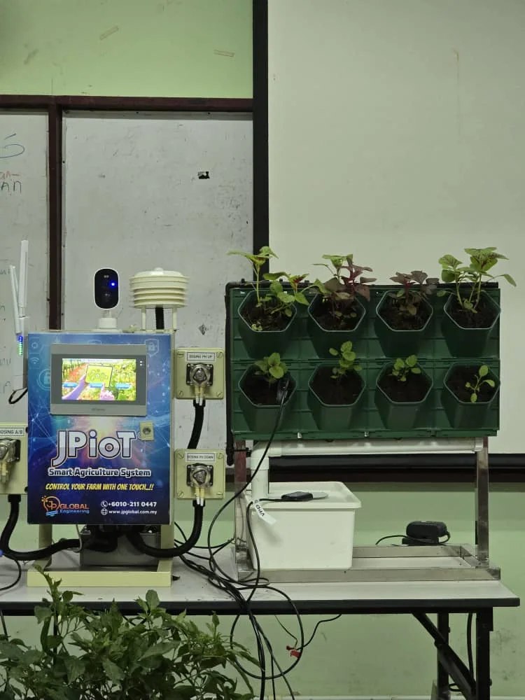 A JPIoT smart agriculture system connected to a vertical planting rack
