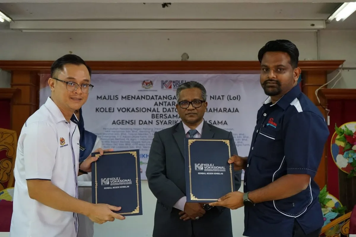 The memorandum of understanding signing with Kolej Vokasional Dato Lela Maharaja